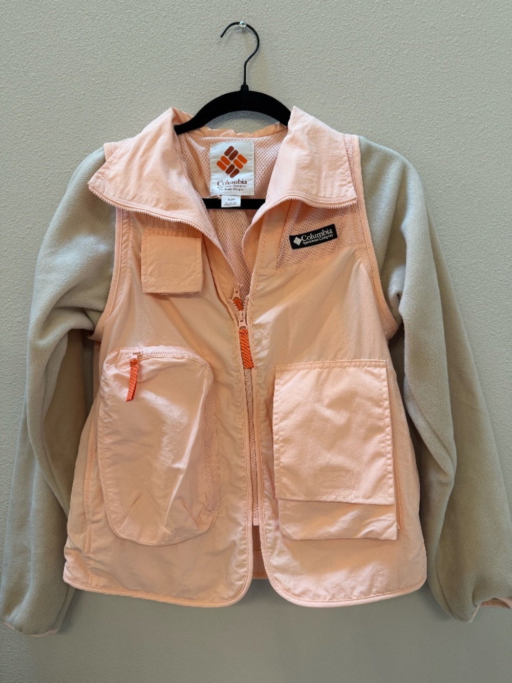 Columbia vest jacket with lots of pockets